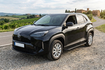 Toyota Yaris/Yaris Cross (XP210) 2020- Seitenschweller Bosphore Black (2 Stk., Aluminium) Foto 1