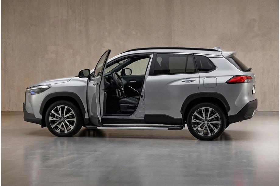 Toyota Corolla Cross 2020- Seitenschweller RedLine V1 (2 Stk., Aluminium) Image