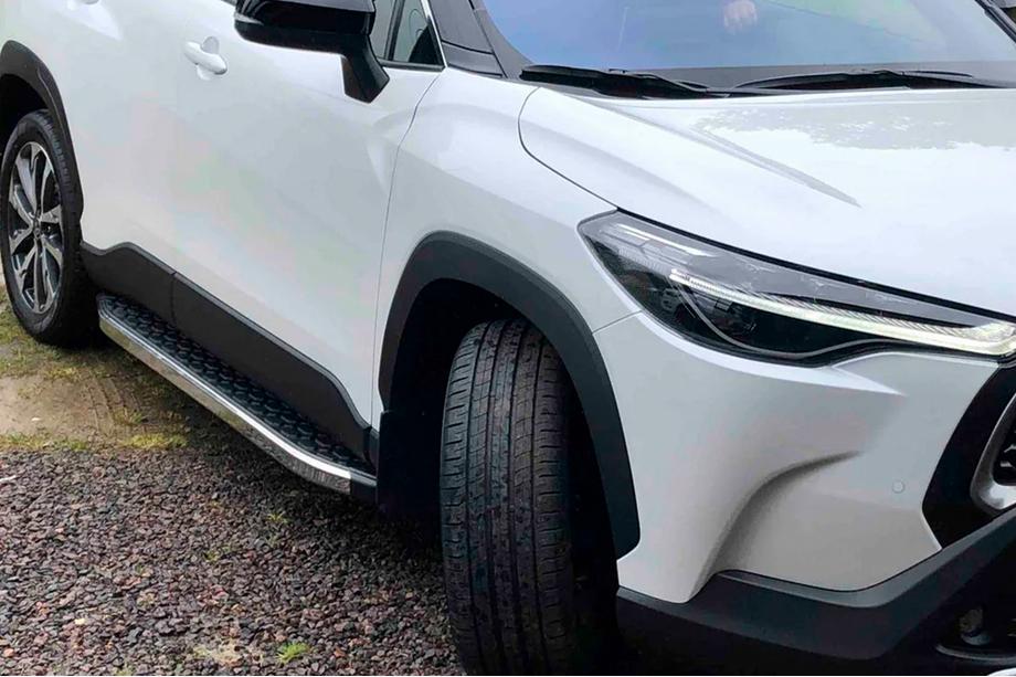 Toyota Corolla Cross 2020- Seitenschweller BlackLine (2 Stk., Aluminium) Image