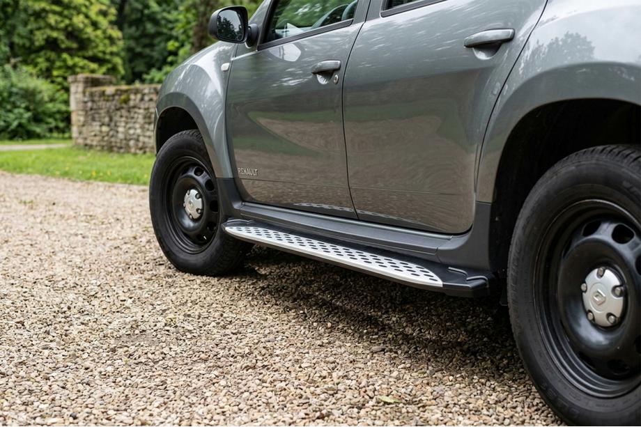 Dacia Duster 2008-2018 Trittbretter Shining V1 (2 Stk., Aluminium) Image