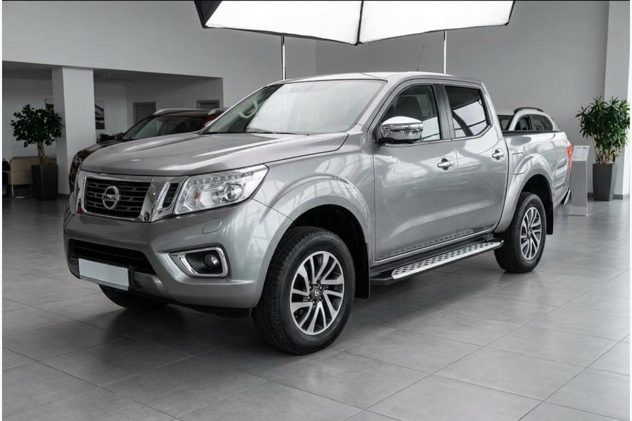 Nissan Navara/NP300 2016- Trittbretter Shining V1 (2 Stk., Aluminium) Image