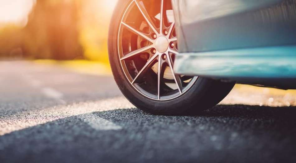 Kann man im Sommer mit Winterreifen fahren?