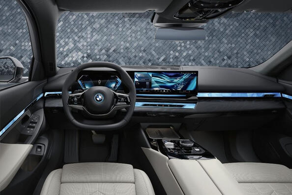 BMW 5er: Business-Limousine der neuen Generation Foto 5