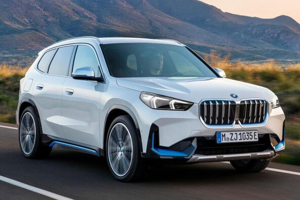 Übersicht über den kompakten Elektro-Crossover BMW iX1