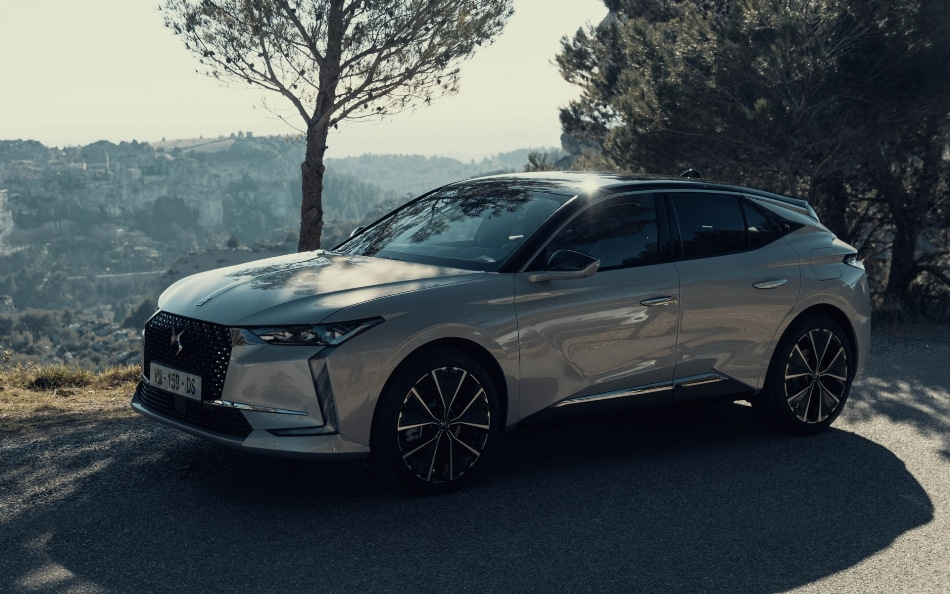DS 4 der zweiten Generation: ein stilvoller und praktischer Cross-Hatch
