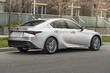 Bewertung der aktualisierten Limousine Lexus IS Foto 3