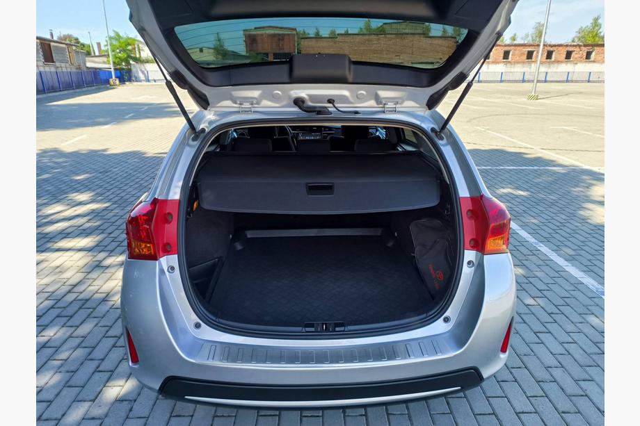 Toyota Auris 2012-2018 Heckstoßstangenabdeckung Carmos (SW) Edelstahl Foto 4