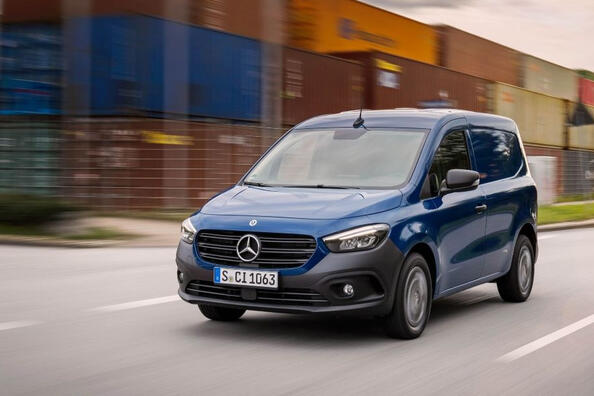 Übersicht über den kompakten Stadttransporter Mercedes-Benz Citan Furgon Foto 3