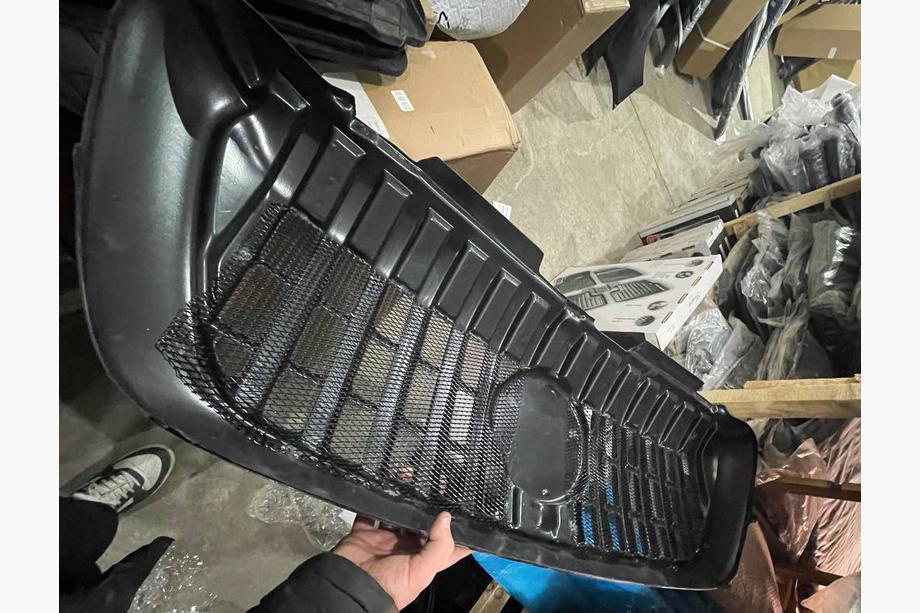 Mercedes Sprinter W907/W910 2018- Frontgrill Chrome Eco (Budget Abdeckung) Foto 4