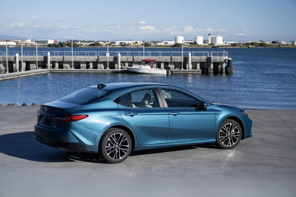 Toyota Camry 9. Generation: Komfort und Technologie auf einem neuen Niveau Foto 3