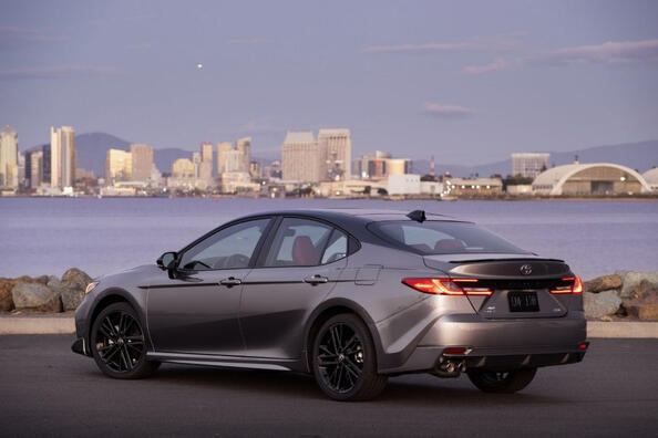 Toyota Camry 9. Generation: Komfort und Technologie auf einem neuen Niveau Foto 5