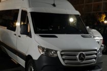 Mercedes Sprinter W907/W910 2018- Frontscheibenblende am Rahmen (Weiß, 5mm) Foto 5
