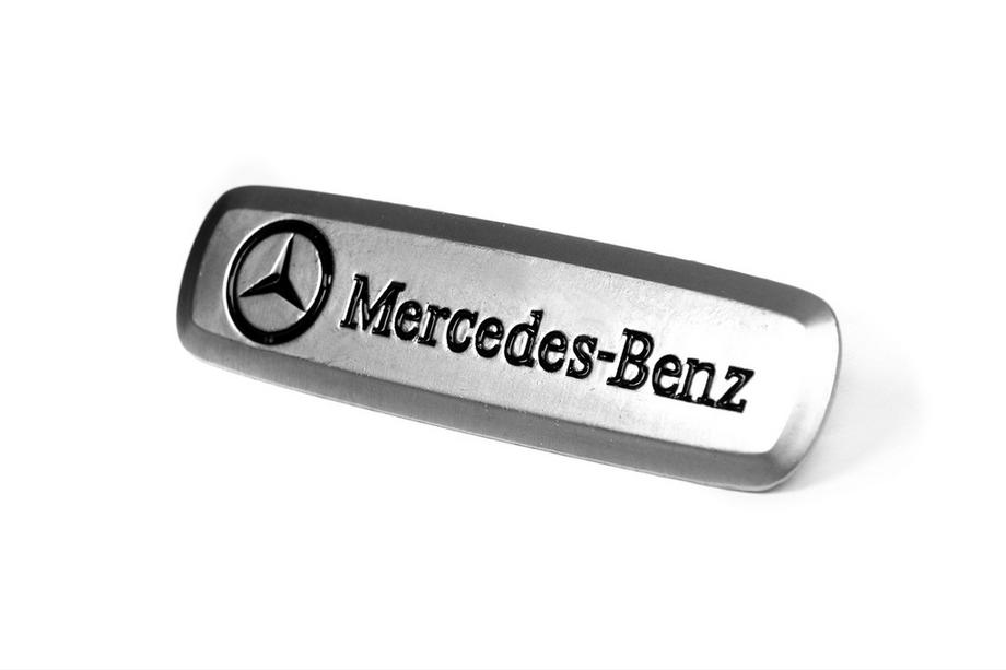 Mercedes-Benz Mercedes Aluminium Emblem für Fußmatten (1 Stk) Foto 2