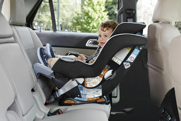 Nützliche Tipps für sicheres Fahren mit Kind im Auto