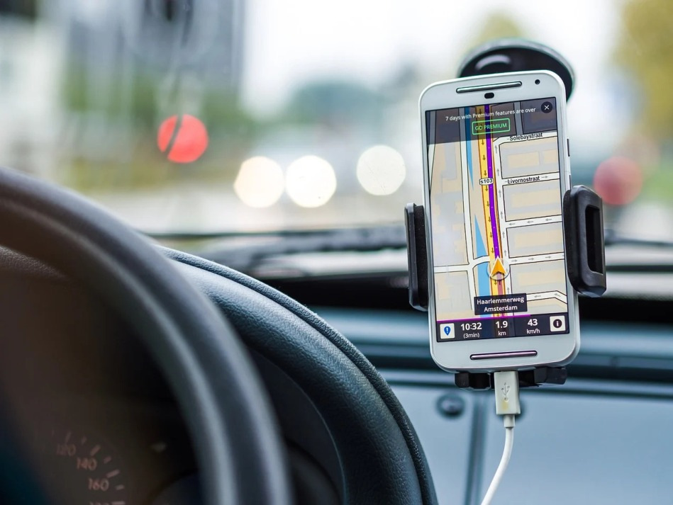 Mobile Anwendungen für Autofahrer: unverzichtbare Helfer unterwegs