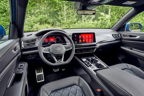 Volkswagen Atlas Cross Sport: aktualisiertes Design, neuer Motor und Schwerpunkt auf Technologie Foto 5