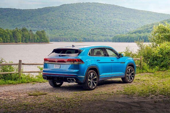 Volkswagen Atlas Cross Sport: aktualisiertes Design, neuer Motor und Schwerpunkt auf Technologie Foto 4