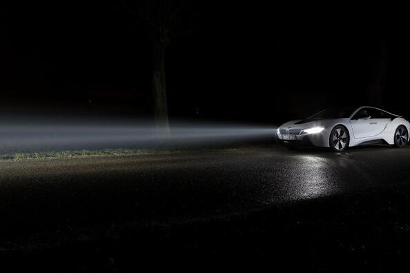 Laserscheinwerfer: Fiktion oder Zukunft des Autos?