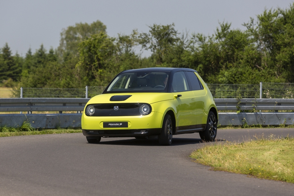 Honda e Fließheck: ein Testbericht über ein kompaktes Hightech-Elektroauto