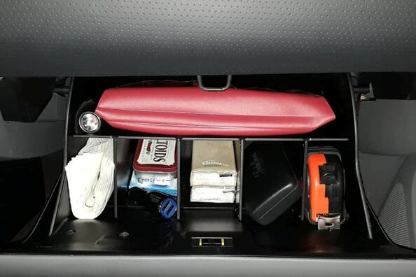 Ein Durcheinander im Handschuhfach? Machen Sie daraus ein Ordnungsmodell!