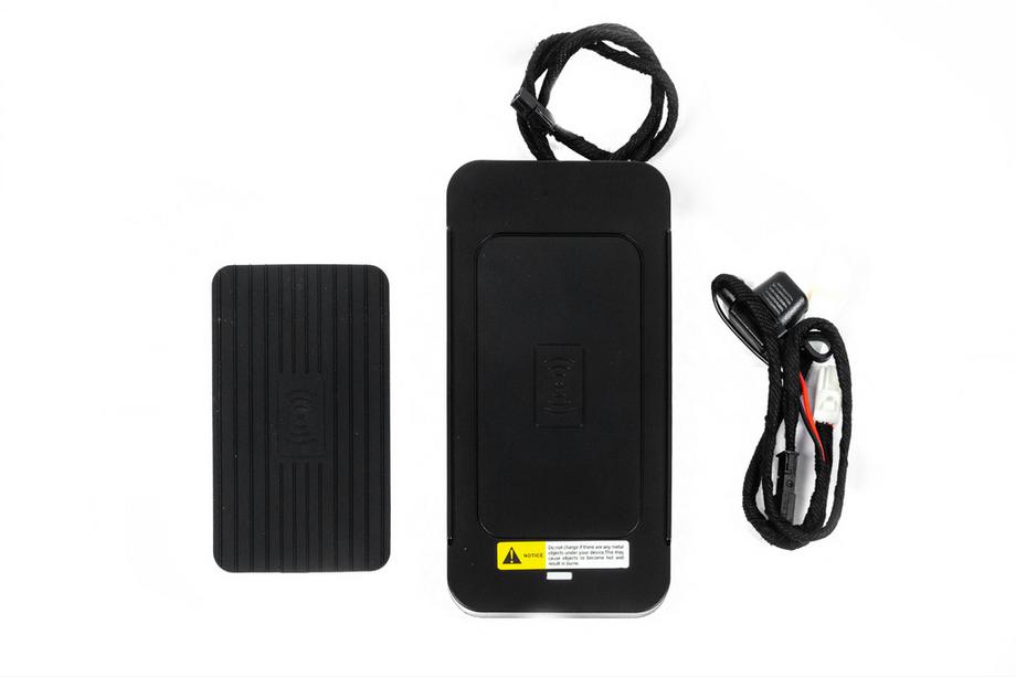 Toyota Land Cruiser 200 2007-2021 Kabelloses Handy-Ladegeraet Set (2007-2015) Foto 4