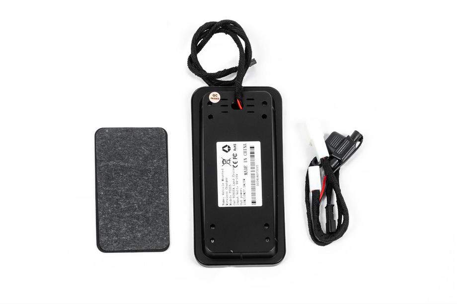 Toyota Land Cruiser 200 2007-2021 Kabelloses Handy-Ladegeraet Set (2007-2015) Foto 7