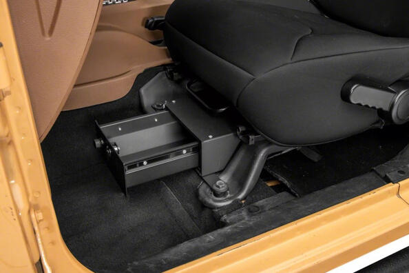 Lassen Sie Wertsachen nicht ungeschützt liegen! Wir wählen einen zuverlässigen Safe für das Auto