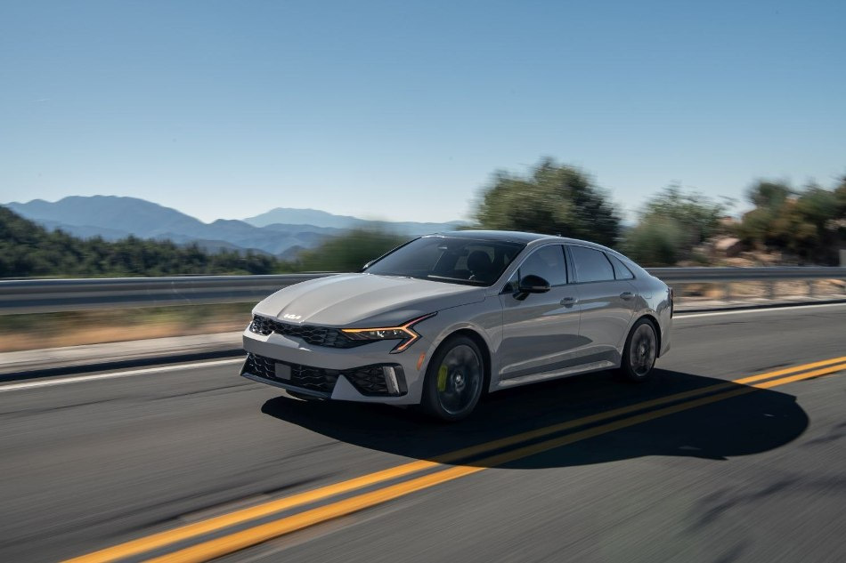Testbericht zum Kia K5 2023: aktualisierte Business-Class-Limousine