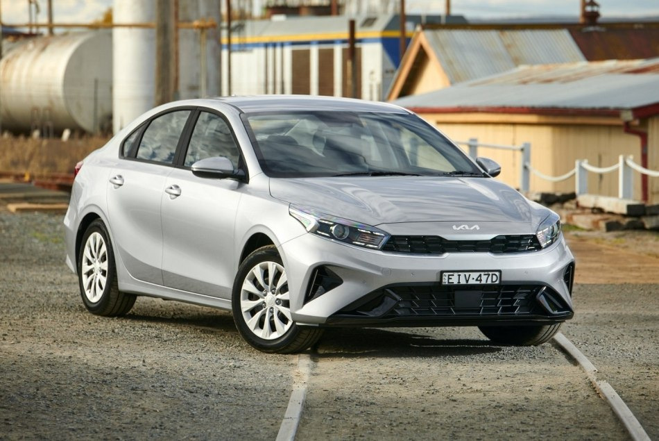 Überblick über die stilvolle und praktische Stadtlimousine KIA Cerato
