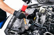 So waschen Sie den Motorraum eines Autos richtig Foto 1
