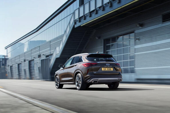 Infiniti QX50: ein moderner Crossover mit innovativen Technologien Foto 4