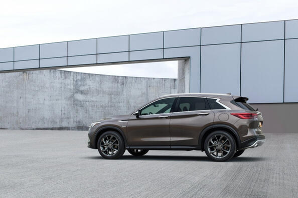 Infiniti QX50: ein moderner Crossover mit innovativen Technologien Foto 3