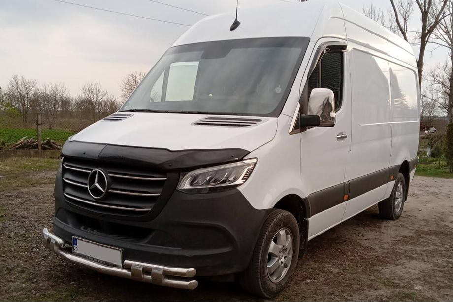 Mercedes Sprinter W907/W910 2018- Frontschutzbügel unten Shark Image