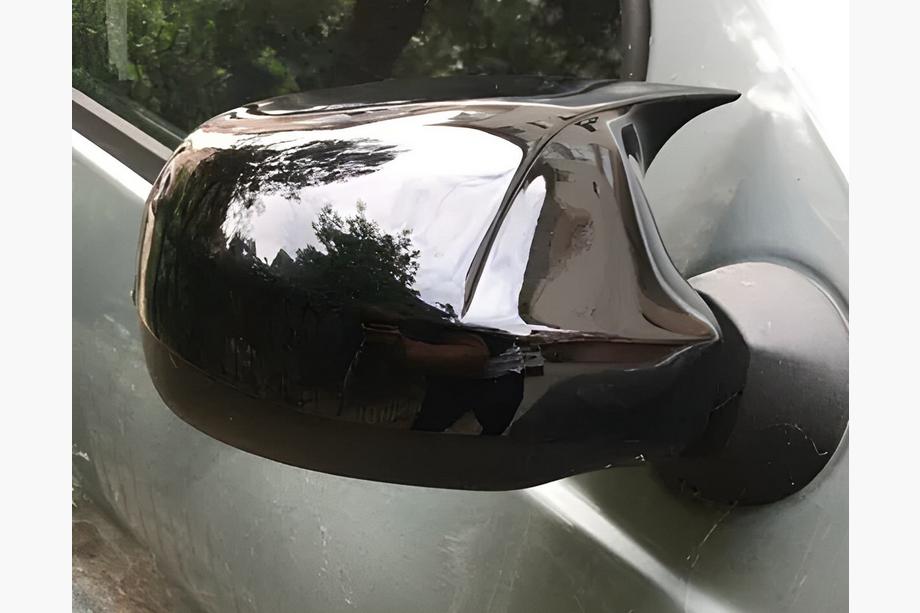Renault Duster 2008–2017 Spiegelabdeckungen BMW-Style (2 Stk) V-2 Image