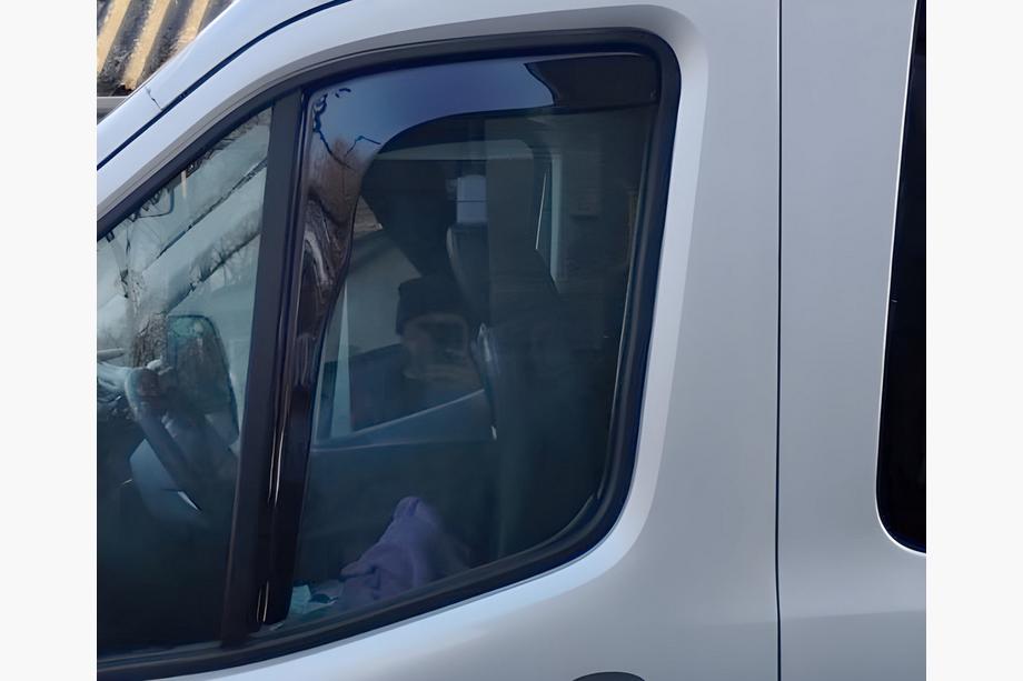 Ford Transit 2014- Windabweiser zum Einstecken (2 Stk, Esa) Image