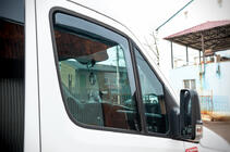 Mercedes Sprinter W906 2006–2018 Einschub-Windabweiser (halbtransparent, 2 Stk., Cagatay) Foto 5