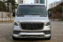 Mercedes Sprinter W907/W910 2018- Frontstoßstange mit Kühlergrill (Maybach) Foto 1