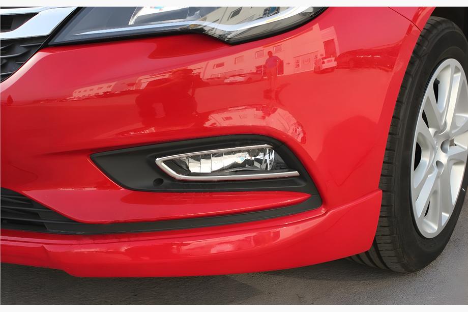 Opel Astra K 2016-2021 Chrom Blenden für Nebelscheinwerfer Carmos (SD/SW/HB/GTC, 2 Stk., Edelstahl) Image