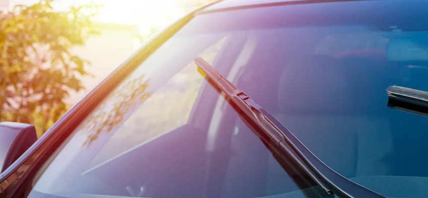 Wie verlängert man die Lebensdauer einer Auto-Windschutzscheibe?