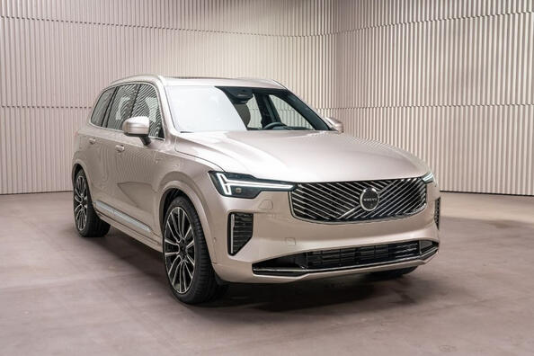 Rückblick auf den aktualisierten Volvo XC90 der zweiten Generation von 2025