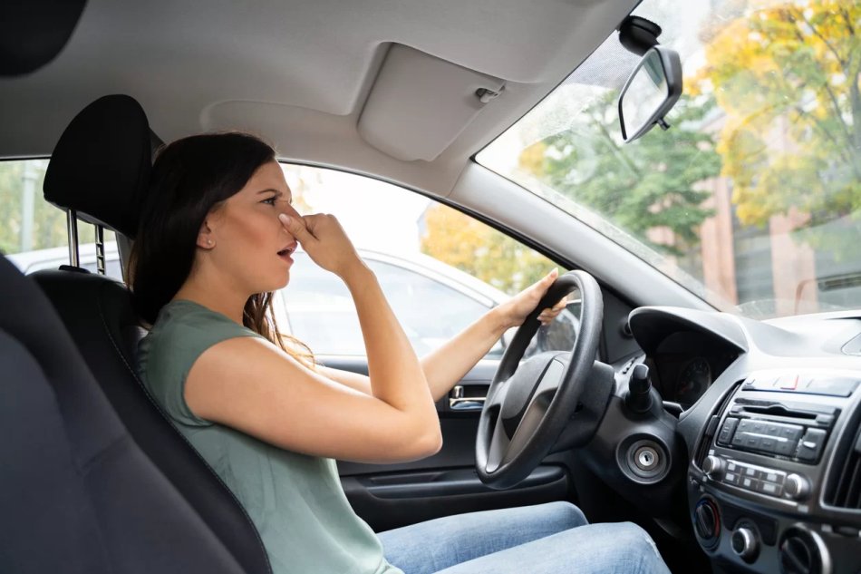 Was tun bei unangenehmem Geruch im Auto?