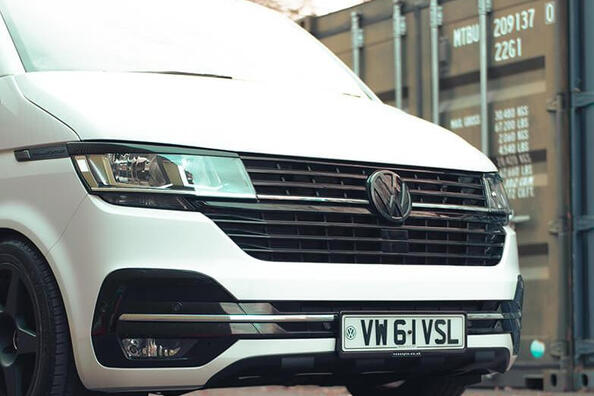 Wie schützt man die Stoßstange eines Autos?
