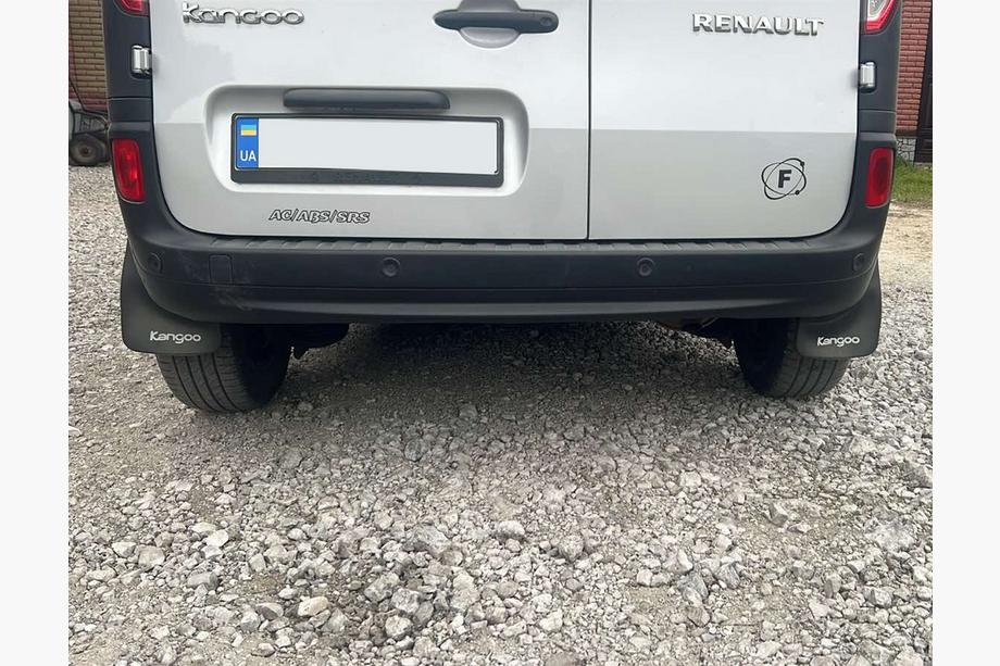 Renault Kangoo 2008–2020 Passform Schmutzfänger EuroCap Vorne Image