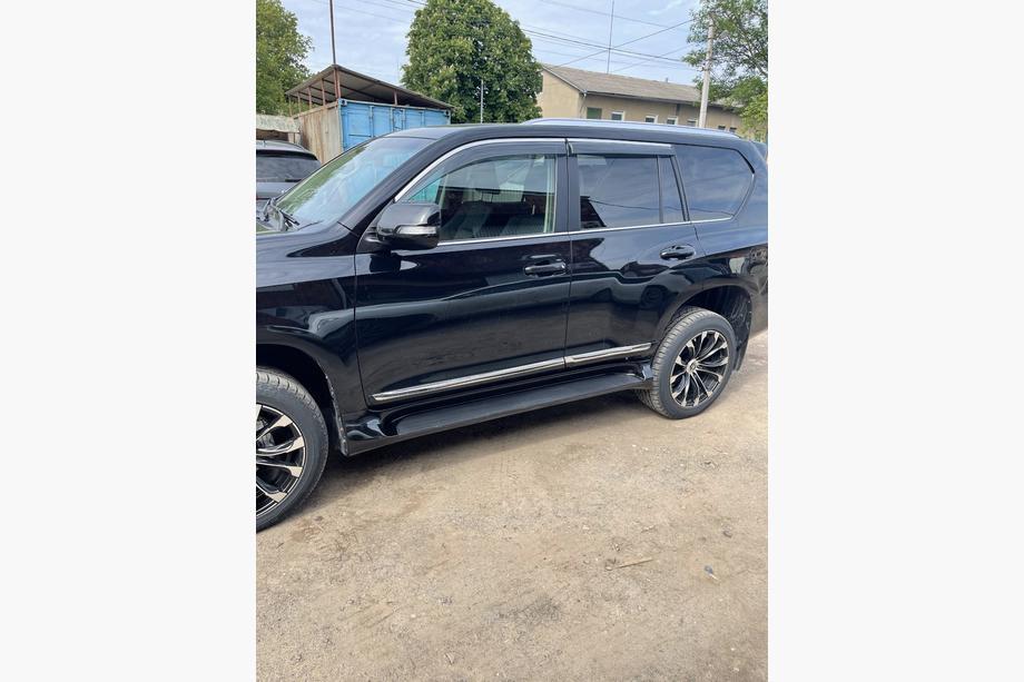 Lexus GX460 2009-2023 Seitenschweller (2 Stk., Aluminium) Schwarz (schwarze Trittbretter) Foto 8