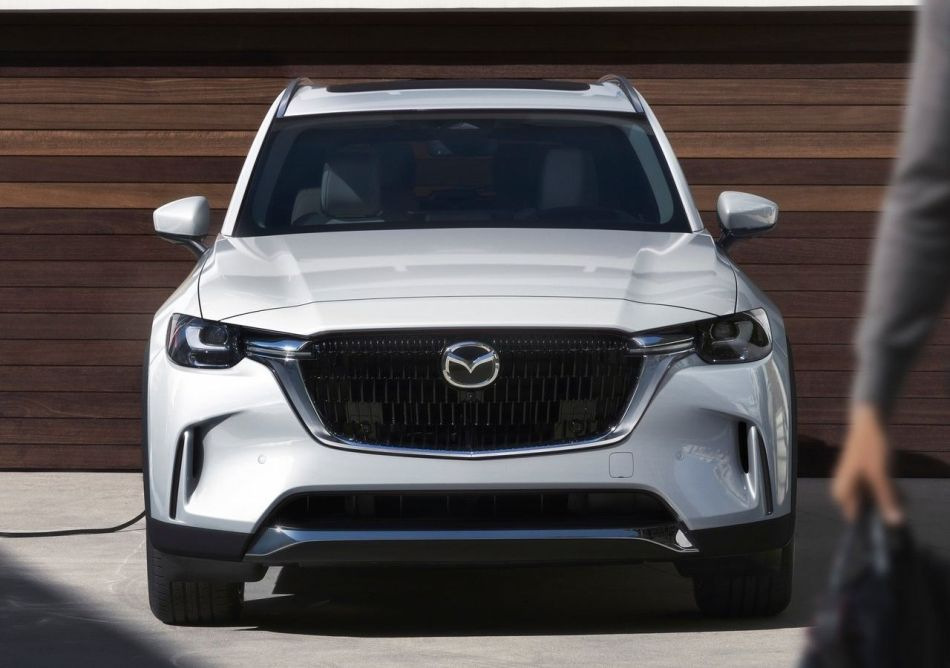 Testbericht zum Flaggschiff-Crossover Mazda CX-90 in Originalgröße