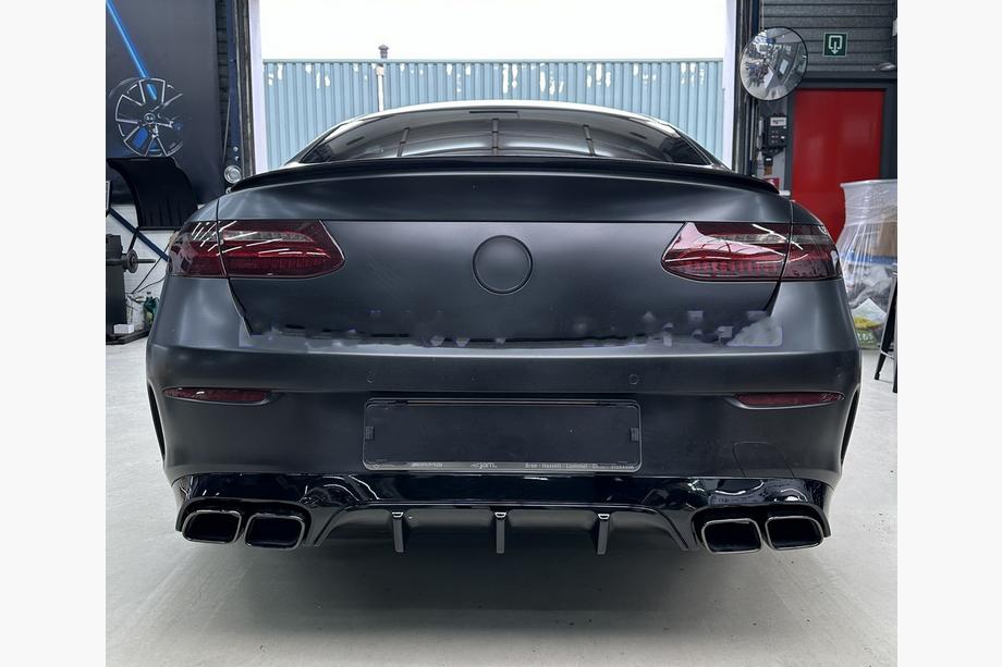 Mercedes E-class coupe C238 2016-2024 Heckdiffusor Black mit Endrohren Black (Design AMG63) Image