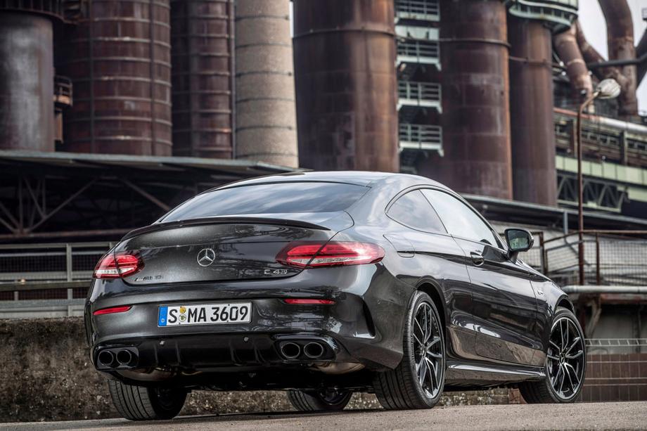 Mercedes C-class W205 2014-2021 Heckdiffusor mit Endrohren (für Coupe Design AMG43) Foto 1