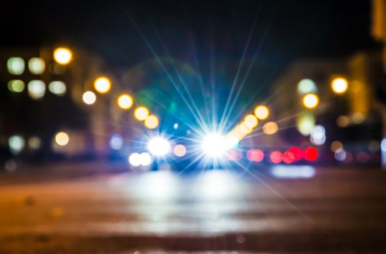 Warum ein Autoscheinwerfer heller leuchtet als ein anderer: Gründe und was zu tun ist