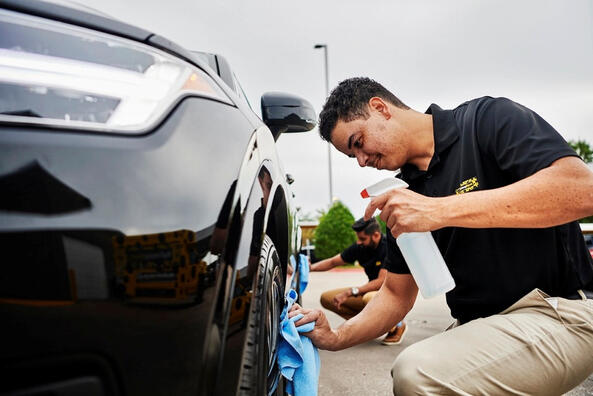 Tipps zur Pflege eines getunten Autos: So bleiben Aussehen und Eigenschaften erhalten Foto 1