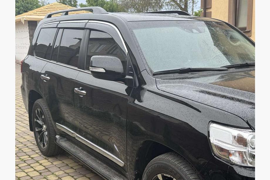 Toyota Land Cruiser 200 2007-2021 Windabweiser mit Chromleisten Niken Luxury (6 Stk) Image